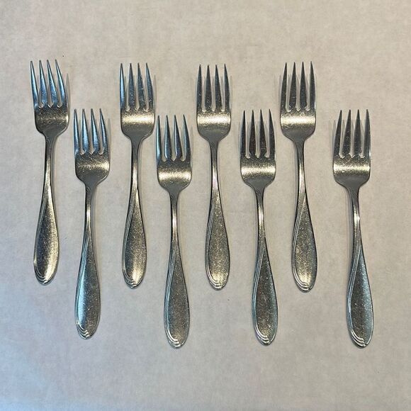 Oneida Stainless Salad Forks Scroll Pattern Lot Set 8 - Picture 1 of 4